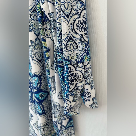 NWOT Chico’s Zenergy Women’s Blue Floral Print 3/4 Sleeve Shirt Blouse Top Sz 1 - Picture 5 of 9